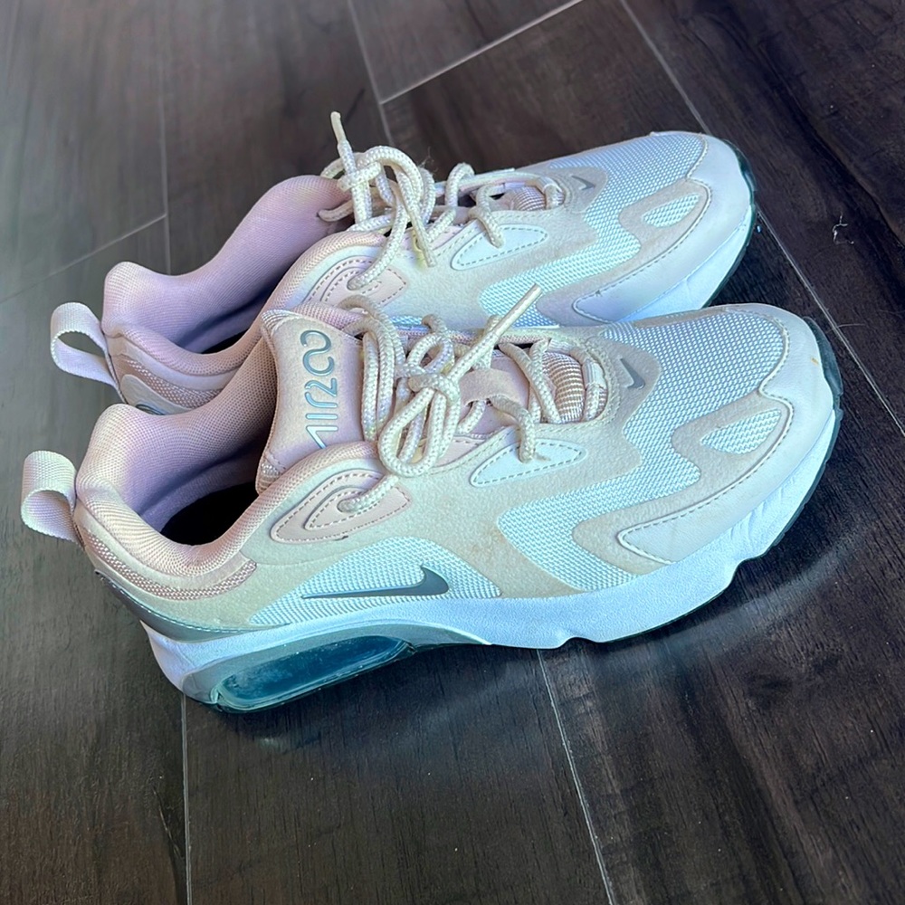 Nike Air Max Womens Size 6.5. Practically New! Ba… - image 1